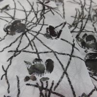 Coupon de resille blanche faconne noire 2 20m sur 1 30m09