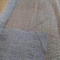 Coupon de resille gris clair brode jaune dore