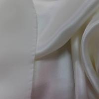 Coupon de satin de soie blanc 0 90m9