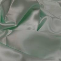 Coupon de satin de soie vert clair reflets blanc en ligne