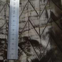Coupon de satin double faconne a chevrons marron kaki