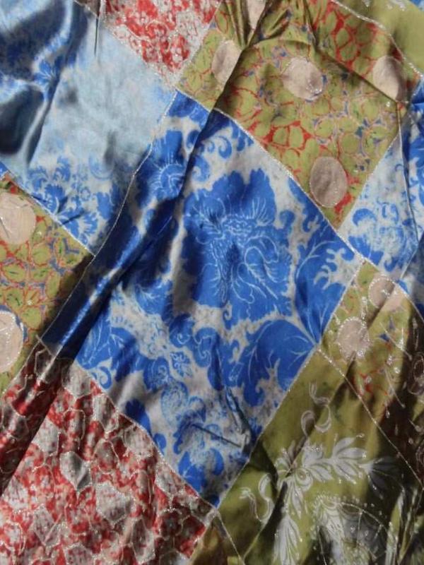 Coupon de satin imprime ton bleu metal dore lurex 2 80m5