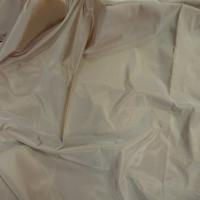 Coupon de taffetas tisse fils jaune dore et blanc 1 10m