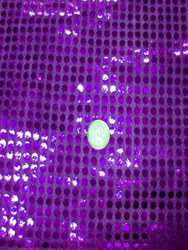 Coupon de tissu lavande fonce a paillettes ronde rose 1 20m
