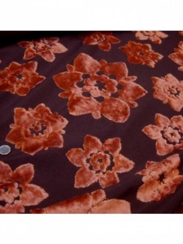 Coupon de tissus d ameublement motifs fleurs devore orange 1m05
