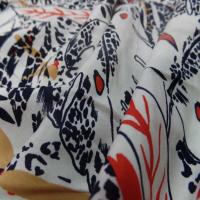 Coupon de viscose blanc casse imprime feuilles noir et ton de terre 2 15m9