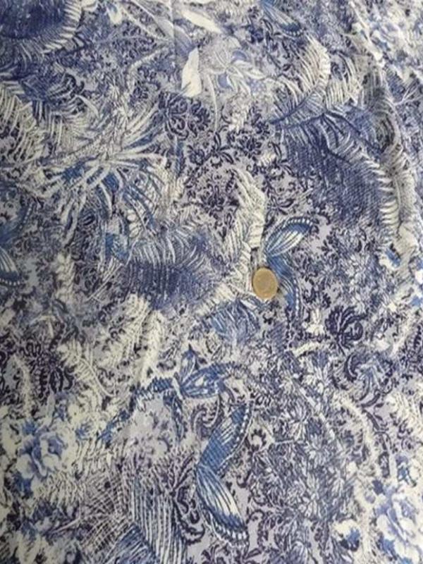 Coupon de viscose imprime blanc bleu 0 80m