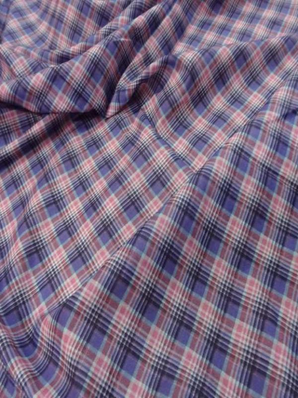 Coupon de voile coton imprime carreaux mauve rose 2 5m