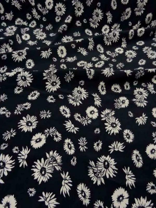 Crepe bleu nuit a fleurs blanche