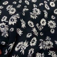 Crepe bleu nuit a fleurs blanche04