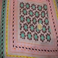 Crepe en coton imprime motifs carreaux ton jaune rose bleu marron0