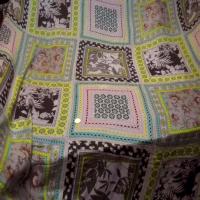Crepe en coton imprime motifs carreaux ton jaune rose bleu marron6