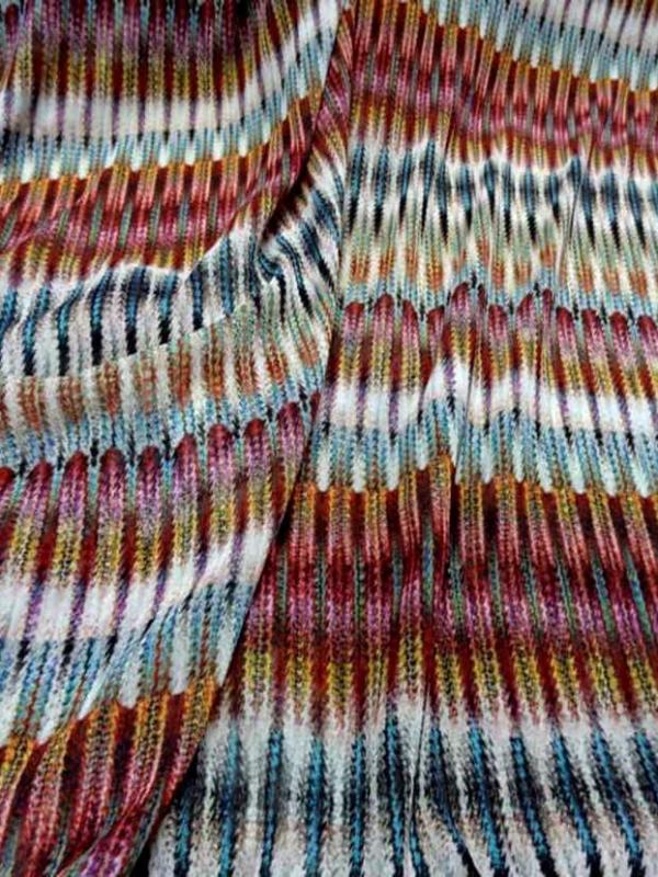 Crêpe Georgette en viscose imprimé plumes