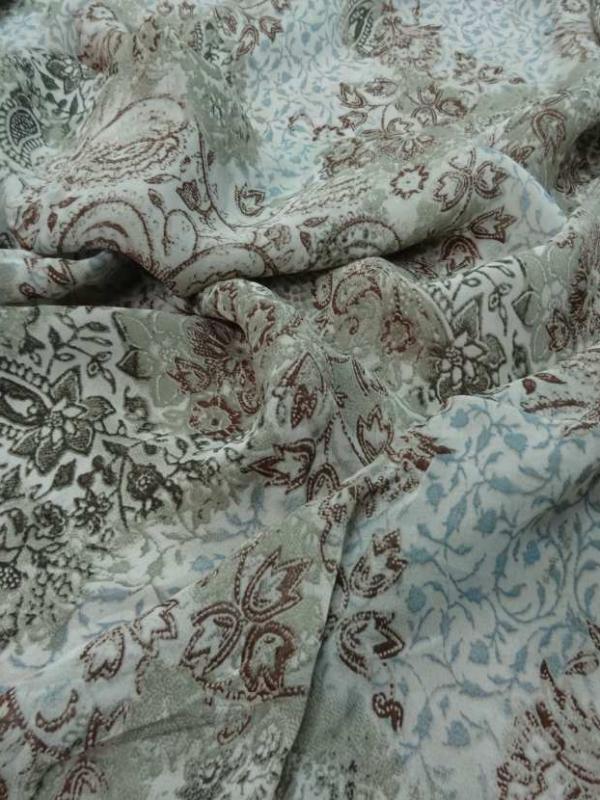 Crepe viscose imprime ton vert clair et marron