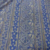 Dentelle blanche a motifs lavande