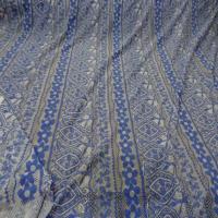 Dentelle blanche a motifs lavande1