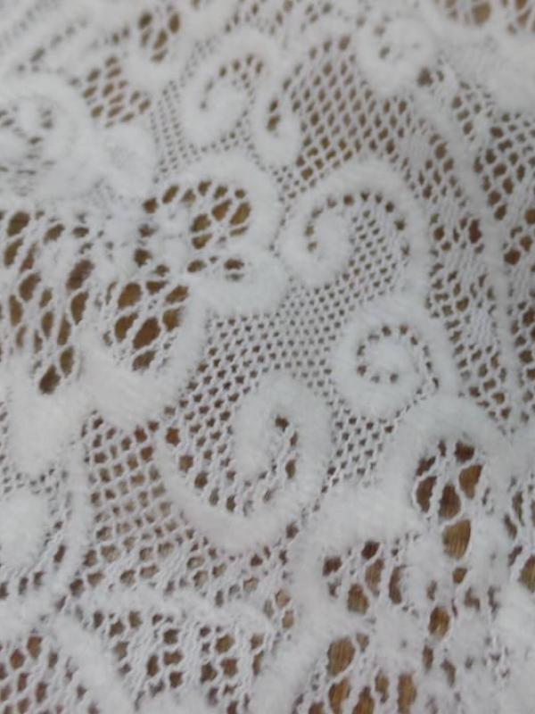 Dentelle de laine melange blanc casse en 1 50m de large