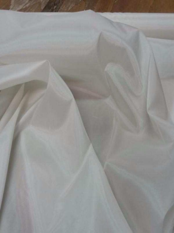 Doublure antistatique blanc casse