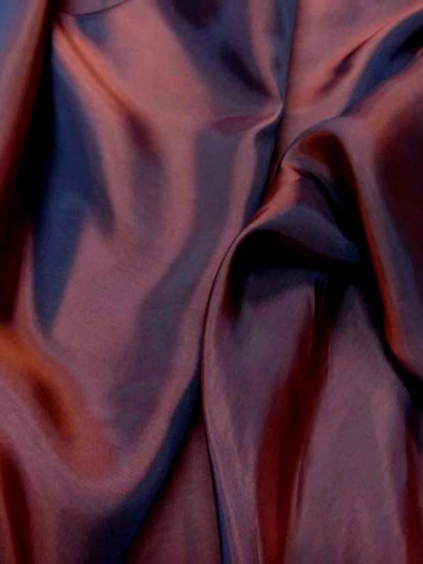 Doublure antistatique rouge a reflets bleu