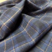 Drap de laine bleu a carreaux