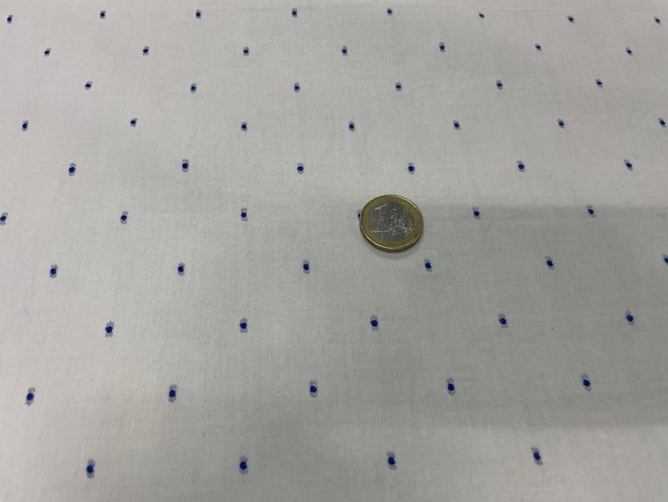 Dupions de coton blanc a motifs brodes bleu0