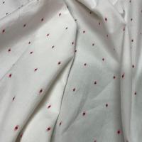 Dupions de coton blanc a motifs brodes rouge5