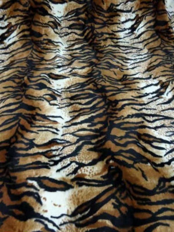 Fausse fourrure a poil ras imprime tigre