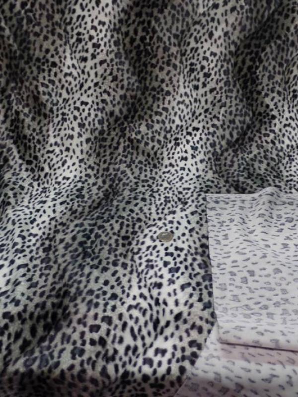 Fausse fourrure fauveton blanc et gris4