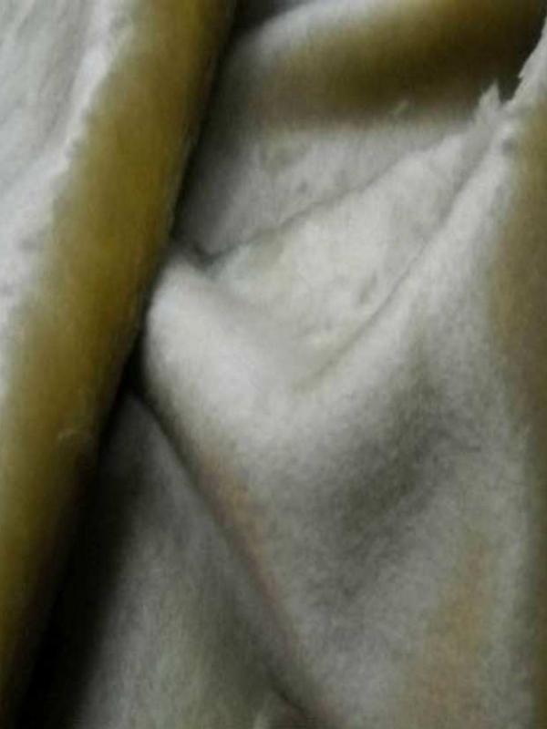 Fausse fourrure touche velours beige