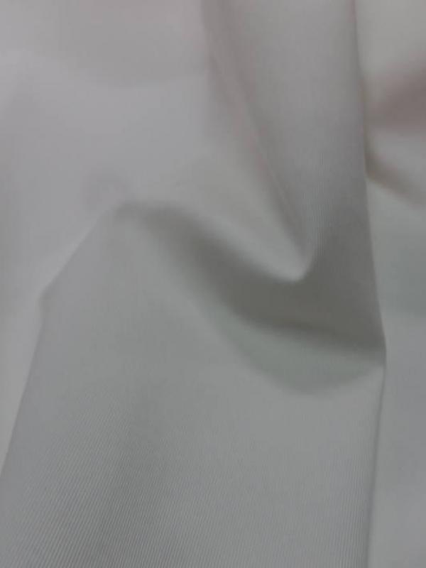 Gabardine coton 100% blanc légèrement cassé 205 gr m²