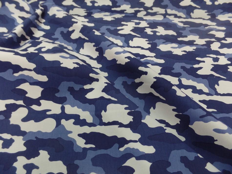 Gabardine coton fine imprime camouflage ton bleu et blanc
