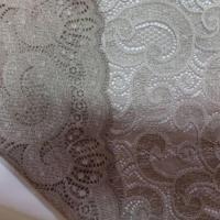 Galon de dentelle brode beige en 22 cm