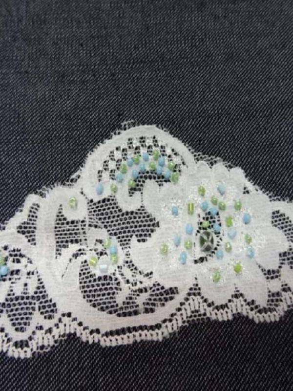 Galon de dentelle lycra perle en 6cm