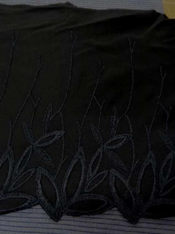 Galon de jersey polyester noir faconne dentelle