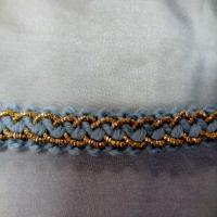 Galon de laine bleu avec fil lurex dore en 1 2 cm