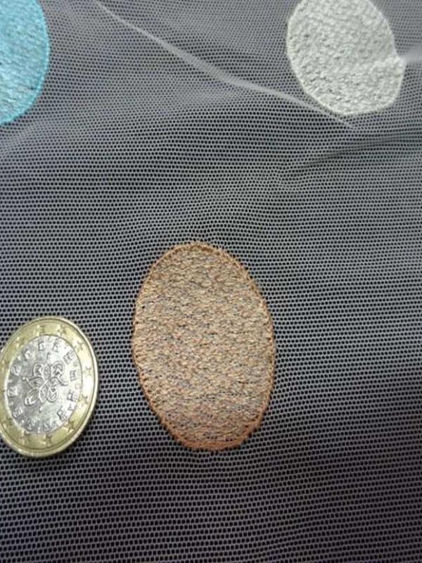 Galon de resille banche a pois brode