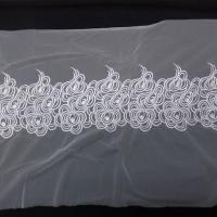 galon de résille blanche brodé en 40 cm en ligne