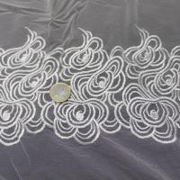 vente de galon de résille blanche brodé en 40 cm