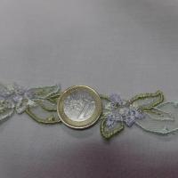 galon de résille dentelle blanche brodé ton blanc et doré pas cher
