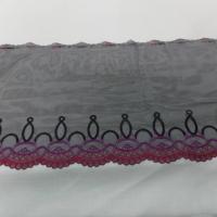 Galon de résille dentelle noire brodé ton rouge ,prune en  25cm en ligne
