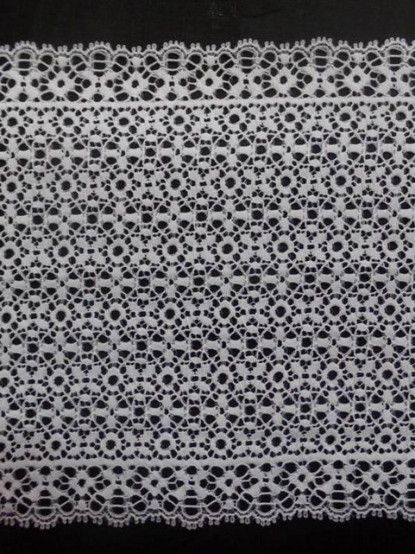 Galon de resille faconne blanche en 16 cm