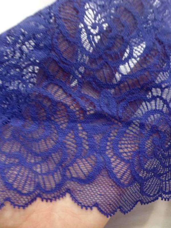 Galon de resille faconne bleu indigo