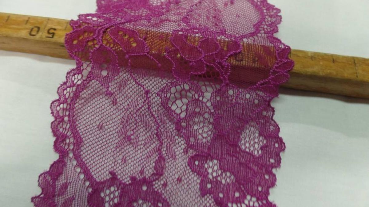 galon de résille façonné ton fuchsia en 10 cm