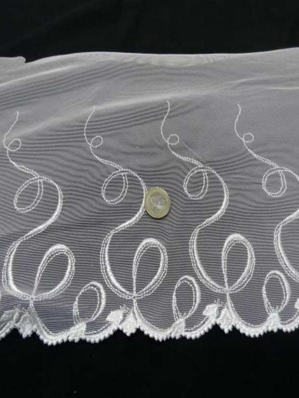 Galon de resille lycra blanche brode