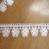 Galon macrame blanc casse en 4cm8