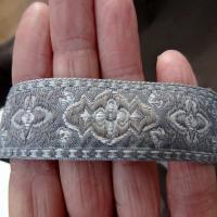 Galon passementerie ton gris brode9