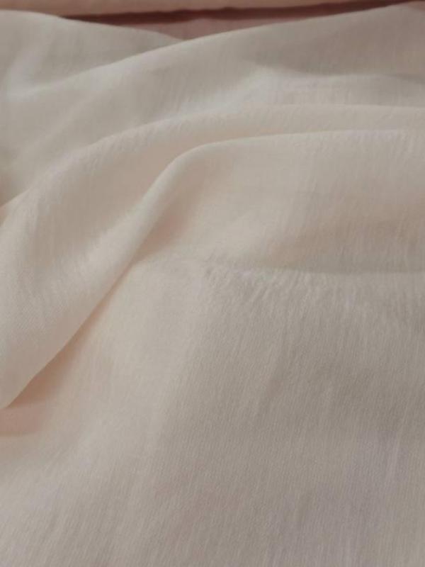 Gaze de soie beige rose clair