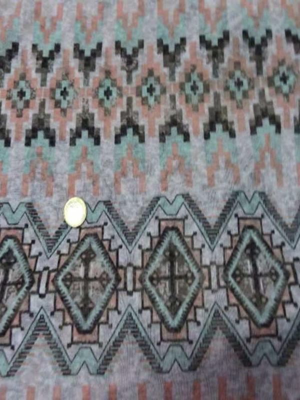 Jersey maille fine motifs ethniques