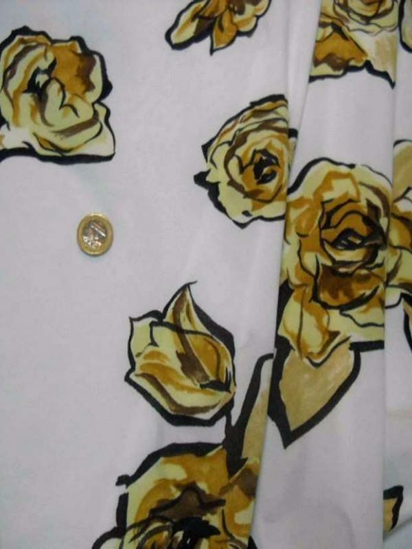 Jersey polyester blanc imprime rose ton beige jaune