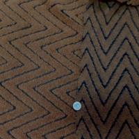 Lainage devore sur resille motifs chevron ton marron